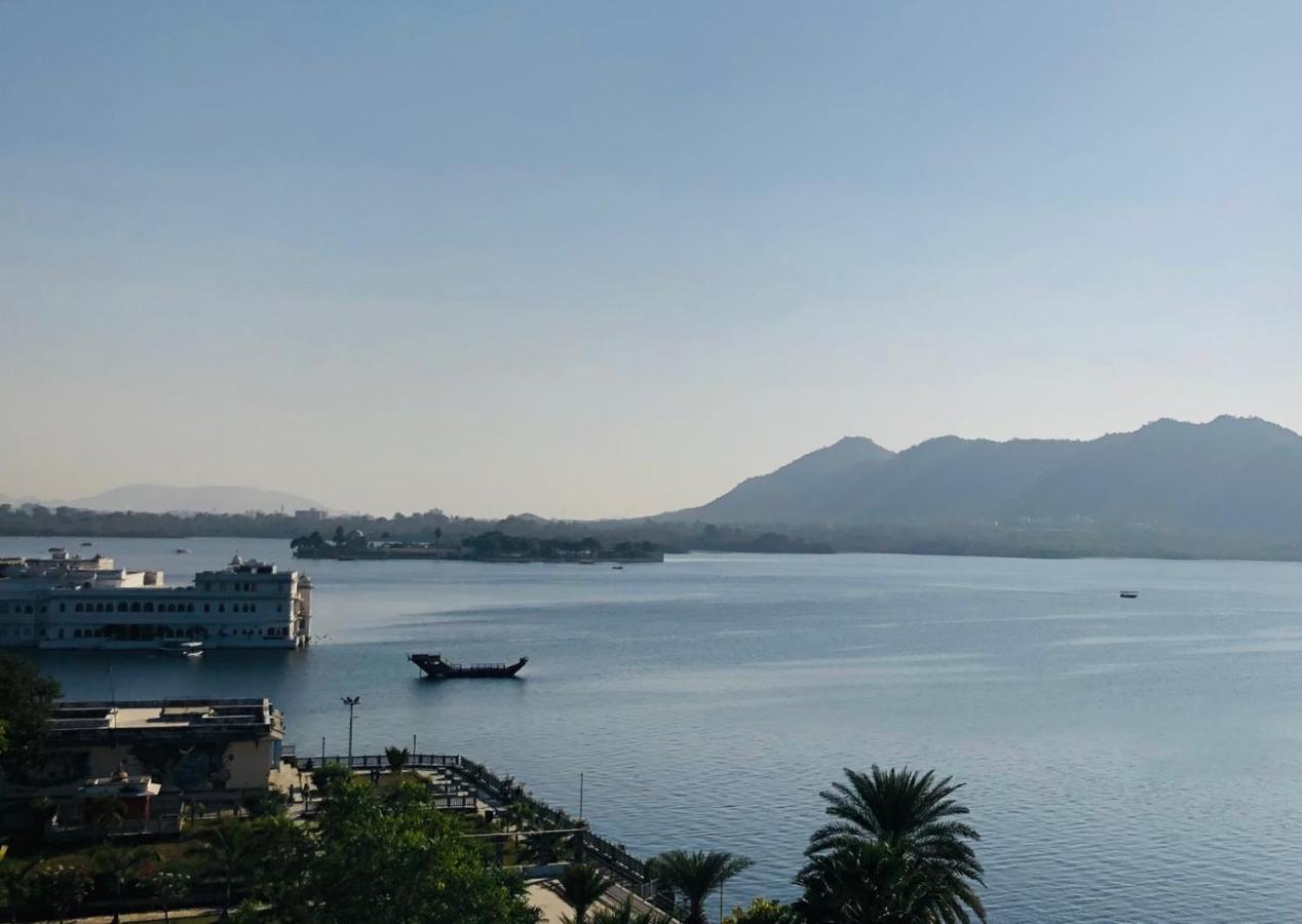 Hotel Nirvana Lakeside Udaipur Luaran gambar