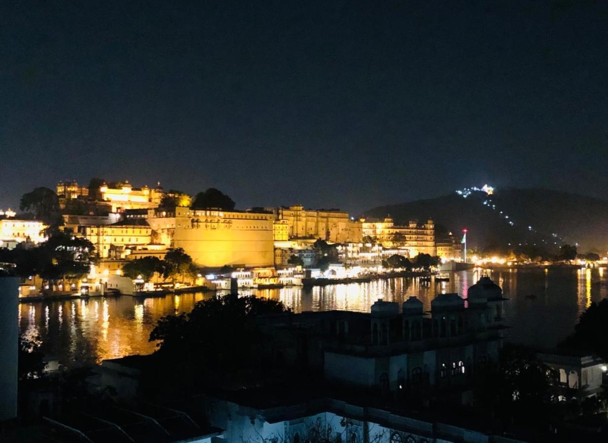 Hotel Nirvana Lakeside Udaipur Luaran gambar