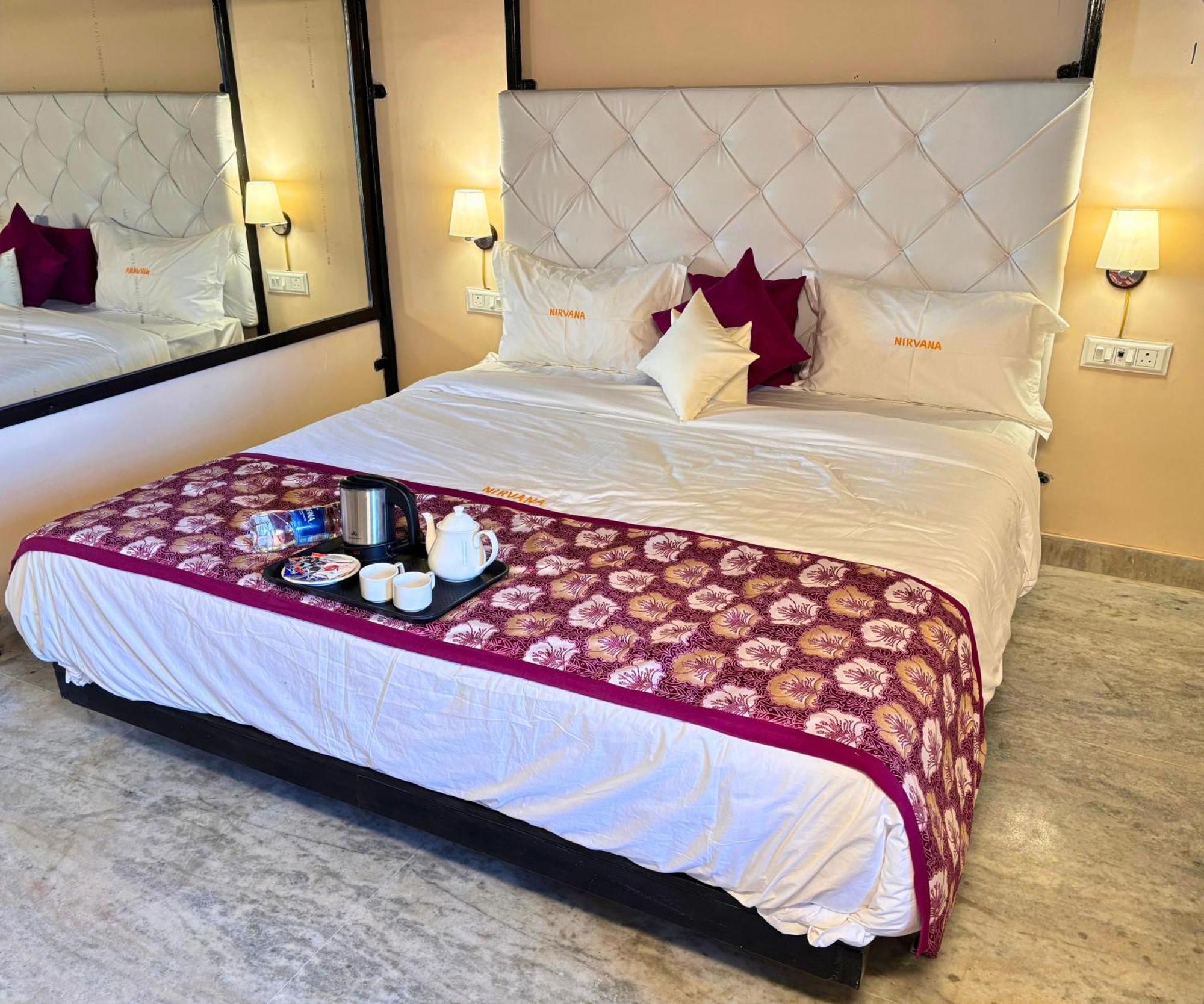 Hotel Nirvana Lakeside Udaipur Luaran gambar